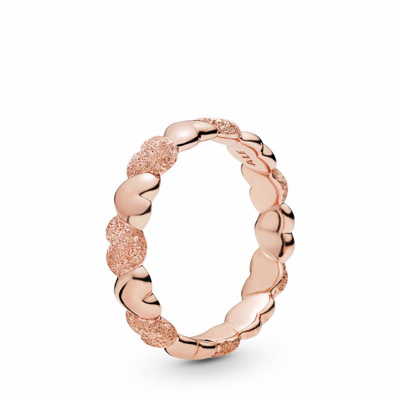 Pandora Rose™ Matte Brilliance Hearts Stackable Ring - Pandora Rose - Canada | AQ3501QI